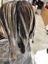 インナーカラーでさりげなく今っぽい☆トレンドカラー!