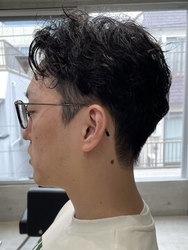 フイ 代々木(Hui) アップバング/メンズツーブロックマッシュ/束感ショート波巻き