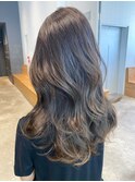 グレージュロング_ショコラアッシュヘルシースタイル_ba403362