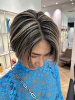 ステア ケース(stair case)&nbsp;ショートスタイル　ハイライト　地毛残し　30代