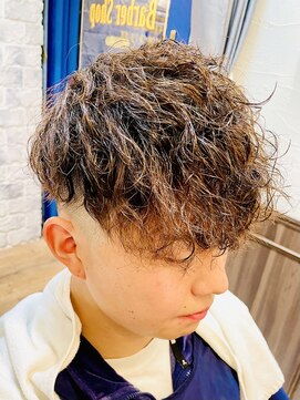 ミリオンバックス 上野(Million Bucks) 韓国マッシュ/ダークアッシュ/ニュアンスパーマ/スペインカール