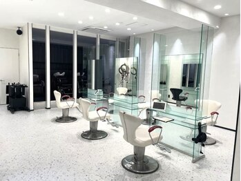 アース 金山店(HAIR&MAKE EARTH)の写真/NEW OPEN★全国に店舗を有する『EARTH』広々とした店内でハイクオリティな接客サービスを追求！