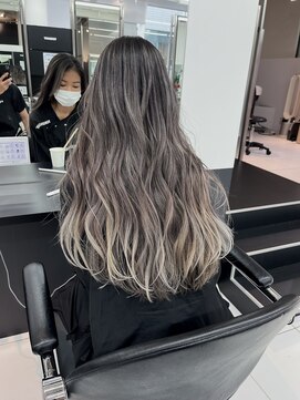 トニーアンドガイ 原宿店(TONI & GUY) バレイヤージュ、グレーベージュ