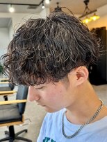 フゥ 宇都宮(FeU)&nbsp;波巻きパーマメンズパーマメンズヘアツーブロックツイストパーマ