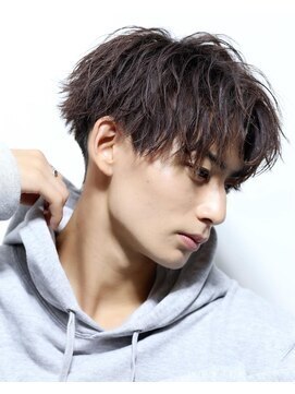 リップス レイ ギンザ(LIPPS Ray GINZA) 緩めツイストスパイラル無造作センターパート