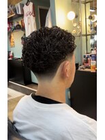タイト スワッグ バーバーワークス(TIGHT SWAG BARBERWORKS)&nbsp;テーパーフェード×パーマスタイル
