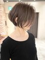 バンプ ギンザ(BUMP GINZA) 大人の魅力が引き立つ前髪長めのショートボブスタイル