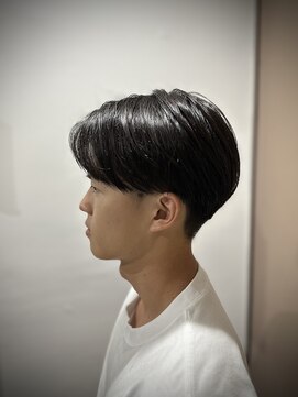 レオヘアワークス(LEO HAIR WORKS) 刈り上げセンターパート 縮毛矯正 新潟床屋 メンズカット女池