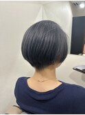 ダブルカラーのシルバーグレー