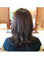 カームヘアー(Calm hair)&nbsp;縛ってもOKなツヤ感ミディアム