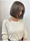 オリーブグレージュ 透明感カラー 切りっぱなしボブ 艶髪 20代
