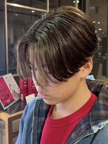 アウラ(AURA)&nbsp;盛岡駅毛流れセンターパートニュアンスパーマフェザーパーマ30代