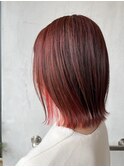 小顔◎インナーカラー×前髪ありボブ