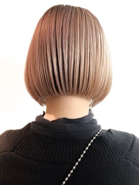 ジルブラン 横浜関内(JIL BLAN) ダブルカラーハイライトケアブリーチレイヤーカットショートヘア