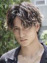 フィフス(fifth)&nbsp;原宿微分けセンターパートツイストスパイラルパーマ刈り上げ茶髪