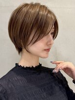 ソワネ 表参道(soigne)&nbsp;表参道白髪ぼかしハイライトウルフショートヘアグレージュ40代