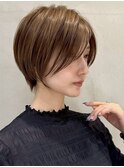 表参道白髪ぼかしハイライトウルフショートヘアグレージュ40代
