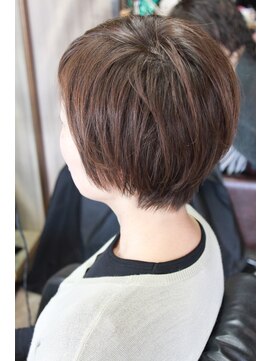 オーバーキャプテンネイキッド(OVER CAPTAIN NAKED) 若く見える艶ショート