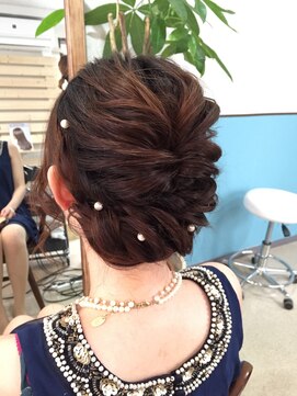 ロカット サロン(Roquat Salon) くるりんぱアップアレンジ【ヘアセット 浴衣 立川/立川南】