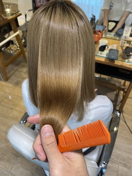 ネオリーブ チロル 横浜西口店(Neolive CiroL.) ダメージ毛もツヤツヤサラサラ酸熱トリートメント