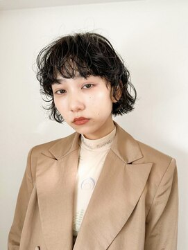 トゥコ(tuco) ボブウルフ　黒髪　パーマ