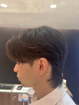 アルム オモテサンドウ(ALLM omotesando) 韓国ヘア　ミディアムウルフ　センターパート　カルマパーマ