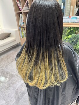 イメージア 町田店(IMAGE A) 毛先だけイエローロングヘア裾カラー