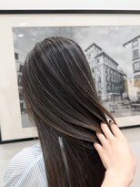 ガレリアエレガンテ 栄店(GALLARIA Elegante)&nbsp;ハイライト/地毛ハイライト/白髪ぼかし/ロングレイヤー