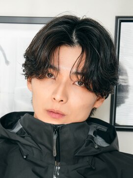 イズバイフィフス(is by fifth) 大人韓国スタイル。上品フェザーセンターパート