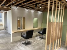 ルストロバイボクノ 横須賀中央(Lustro by bokuno)の雰囲気（温かみのある空間で、穏やかなサロン時間をお過ごしください。）