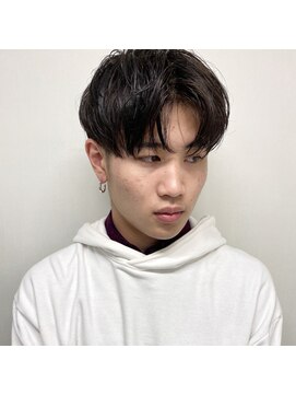 ニコフクオカヘアーメイク(NIKO Fukuoka Hair Make) 「NIKO」センターパートショート