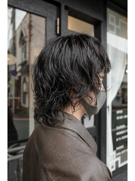 メンズウルフパーマ L カムジーヘッドカミノウラ Comeghead Kaminoura のヘアカタログ ホットペッパービューティー