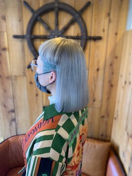 トルチェ(toRtue) 2ブロックボブ　シルバーアッシュ　ターコイズブルー