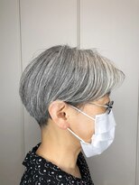 ワイワイ甲子園(wywy.)&nbsp;くびレイヤーエモージュ斜めバングイメチェン愛されショート