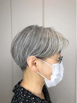 ワイワイ甲子園(wywy.) くびレイヤーエモージュ斜めバングイメチェン愛されショート