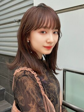 ホフ 大阪心斎橋店(F.O.F) ベージュインナーカラーショートボブレイヤーミディアム前髪