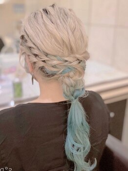 セットサロンフレアの写真/【お二人でのご来店OK♪】一緒に可愛くお揃いヘアもお任せ下さい♪[新宿駅/ヘアセット/ヘアメイク]