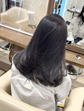 ザック ヴィ(ZACC  vie) レイヤーカット/セミロング/艶カラー/学割U24