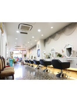 洗練された店内で、リラックスしながらキレイに＊大人女性の為の癒し空間でゆったりとしたサロンタイムを◎