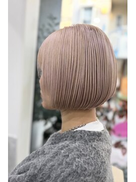 プラグ(Plug) ミニボブ似合わせカットピンクホワイトケアブリーチ30代40代