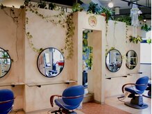 ヘアーリゾートフェニックスの雰囲気（店内は明るくて開放的な空間★武蔵中原/カラー/トリートメント）