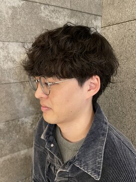 ニアウ 伊勢崎連取店(Niau) MEN’S HAIR/波巻きツイストスパイラル/リバースセンターパート