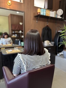 アオイ(Aoi) 大人可愛いレッドカラー×髪質改善で艶髪へ