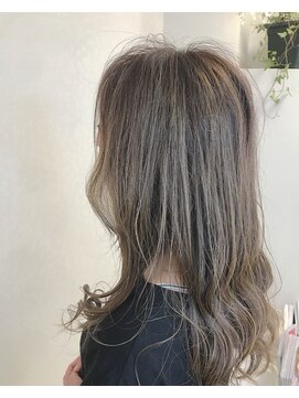 ヘアーアンドメイク ドレス(DRESS) ハイライトグレージュ