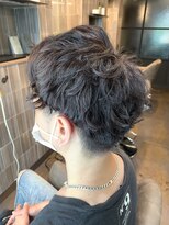 アクアヴィタエ(Aqua vitae)&nbsp;アップバング刈り上げパーマスタイル