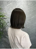 オリーブベージュ