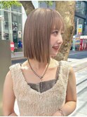 ボブ切りっぱなしボブミルクティーベージュ色素薄めベージュ