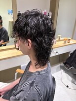 スリー(THREE) ウルフ×波巻きパーマ