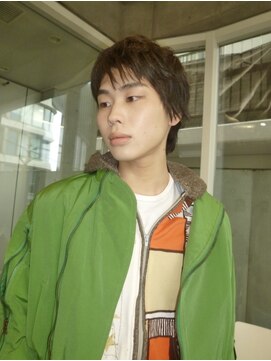 オーオシカシカスペース(OOO YY Space) 眉上バングのショートウルフ