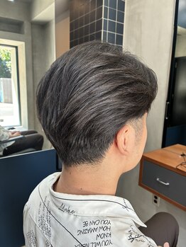 ウィ(oui)の写真/【活泡泉標準装備】匂い・ベタつきを洗い流します。バリカンもお任せください。自然体なビジネス髪。